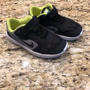 Nike toddler boys size 9